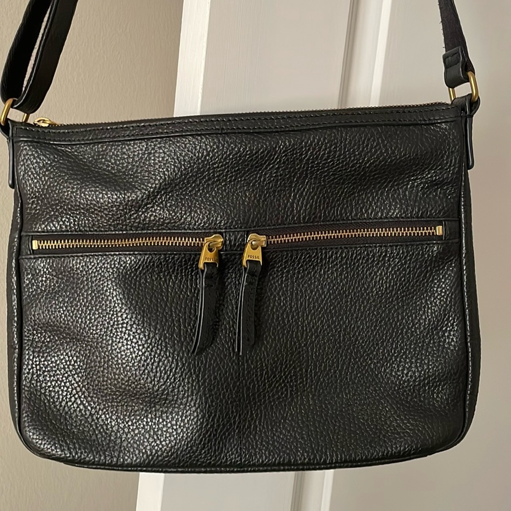 Black Fossil messenger style crossbody bag